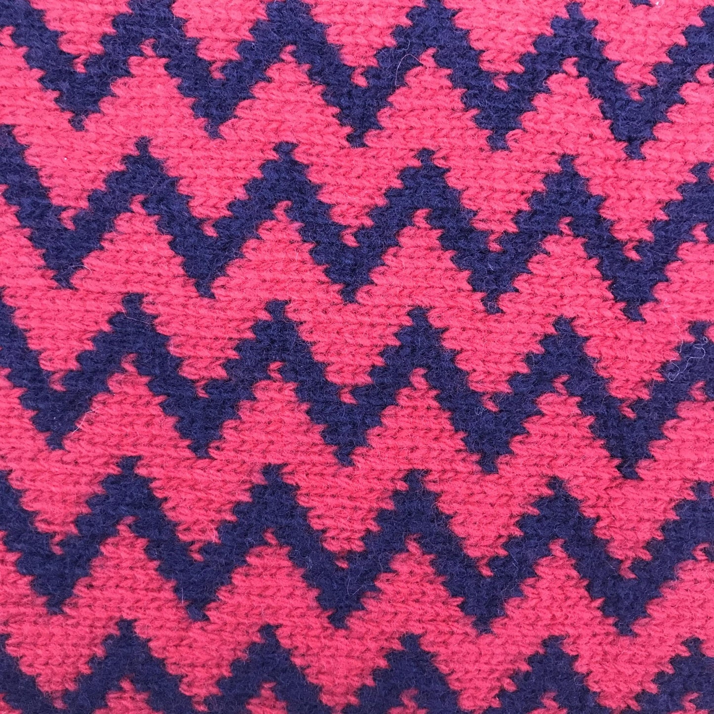 Gucci Red Zigzag Wool Knit Scarf