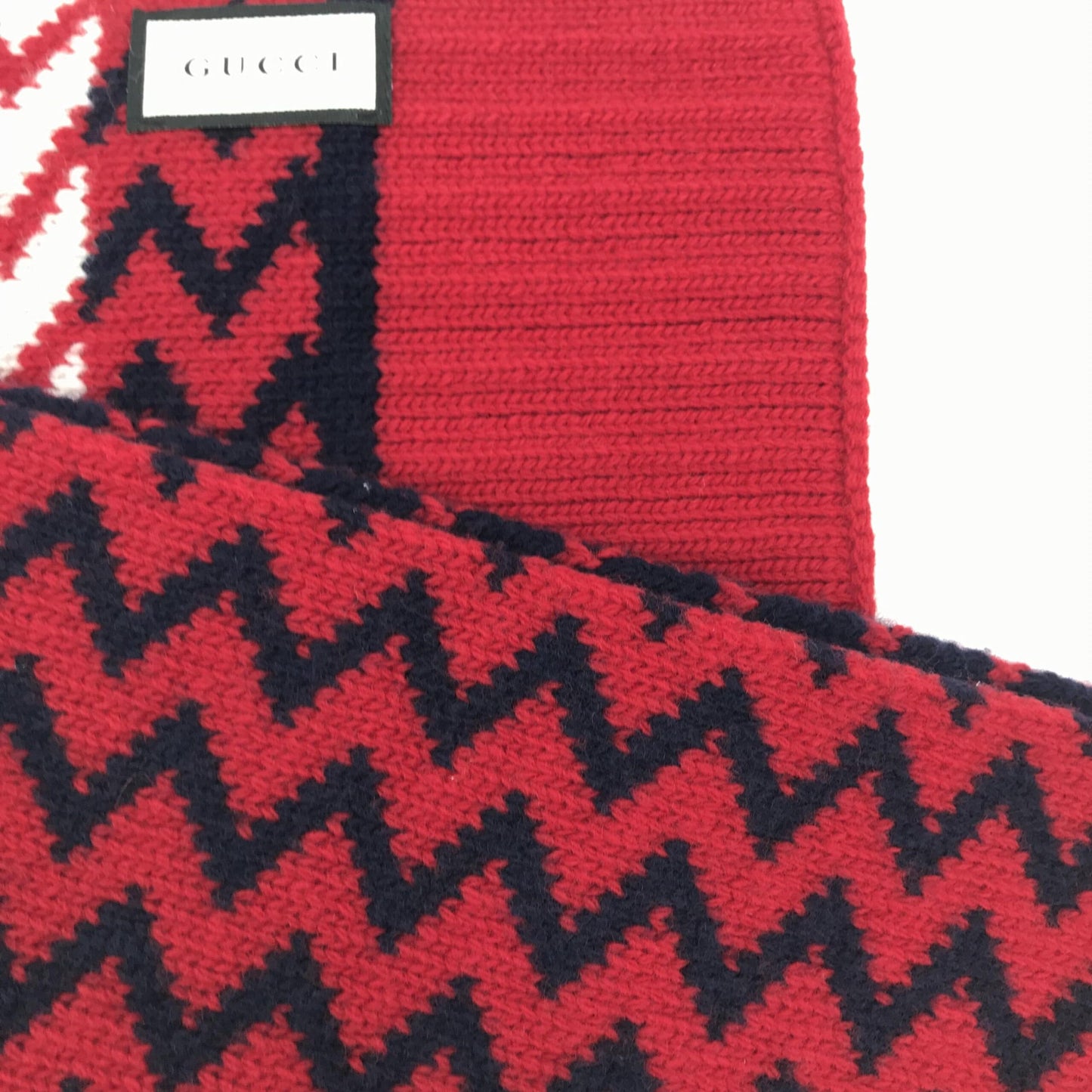 Gucci Red Zigzag Wool Knit Scarf